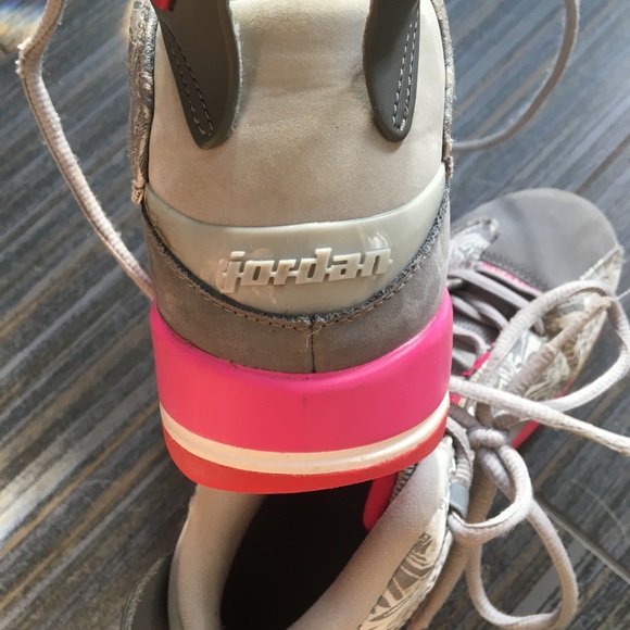 Jordan sneakers - Picture 2 of 5